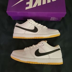 Brand new ds nike dunk low sb white gum bottom size 9.5 men's.
